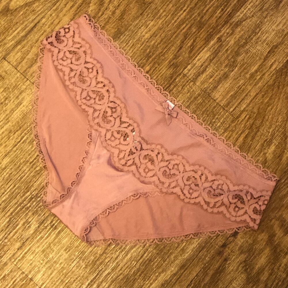 NWOT Body by Victoria Victoria’s Secret Lace Panties in Vintage Rose Size Large